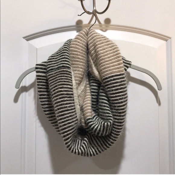 ❄️ bundle of 2 infinity scarves ❄️ - Picture 5 of 6